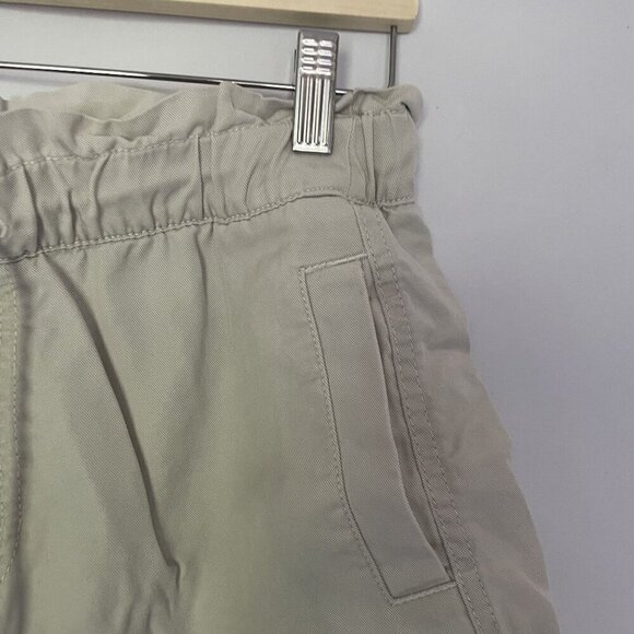 LOFT Beige Drawstring Elastic Waist Shorts Size M 15" Waist 3" Inseam lightweigh - Picture 2 of 9